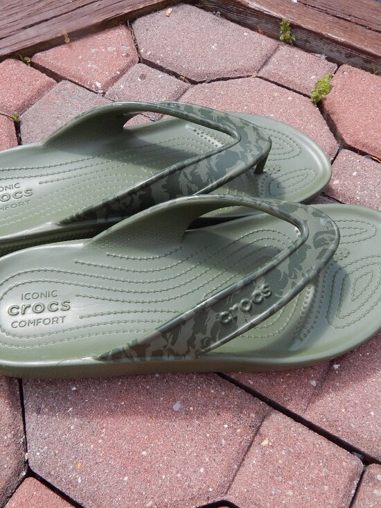 Camo Tropical Print Croc Flip Flops Mens Size 11 Army Green NEVER WORN main image 5